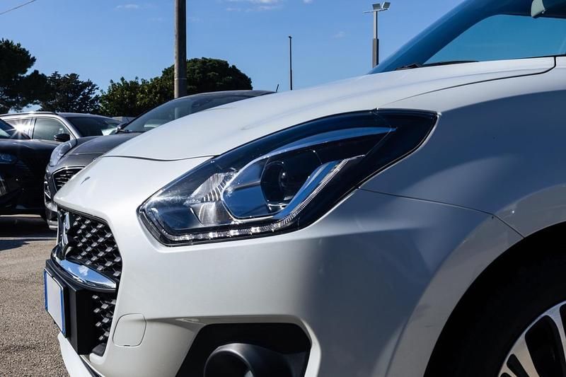 Usata Suzuki Swift 82 CV (60 kW) 2024 Bianco Berlina