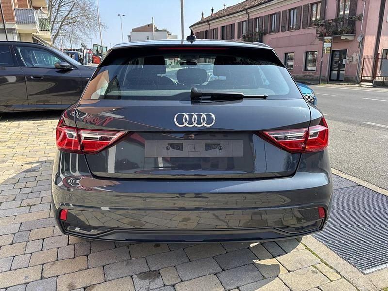 Usata Audi A1 95 CV (69 kW) 2022 Grigio SUV