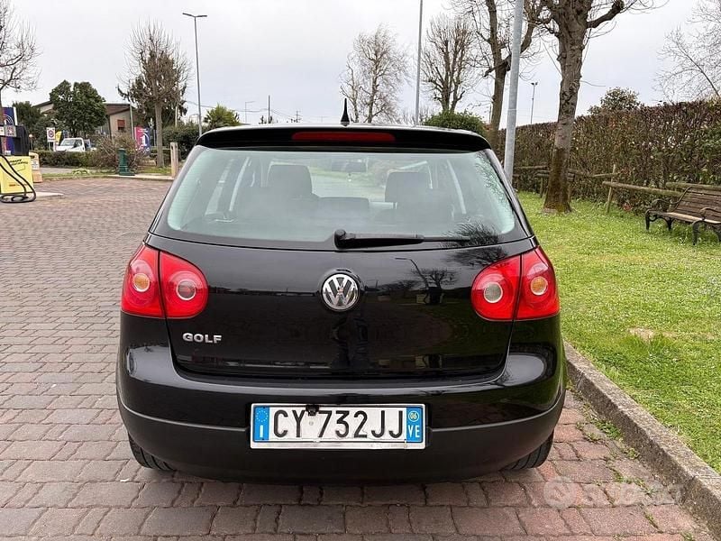 Usata VW Golf IV 101 CV (74 kW) 2006 Nero Berlina