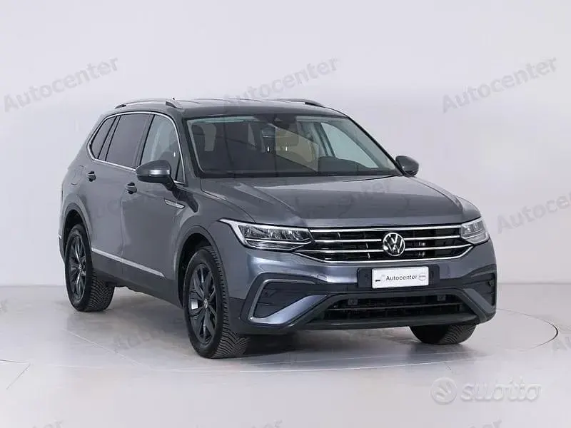 Usata VW Tiguan Allspace Life 150 CV (110 kW) 2022 Grigio SUV