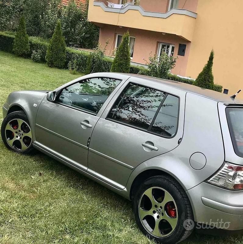 Usata VW Golf IV 100 CV (73 kW) 2003 Grigio Utilitaria