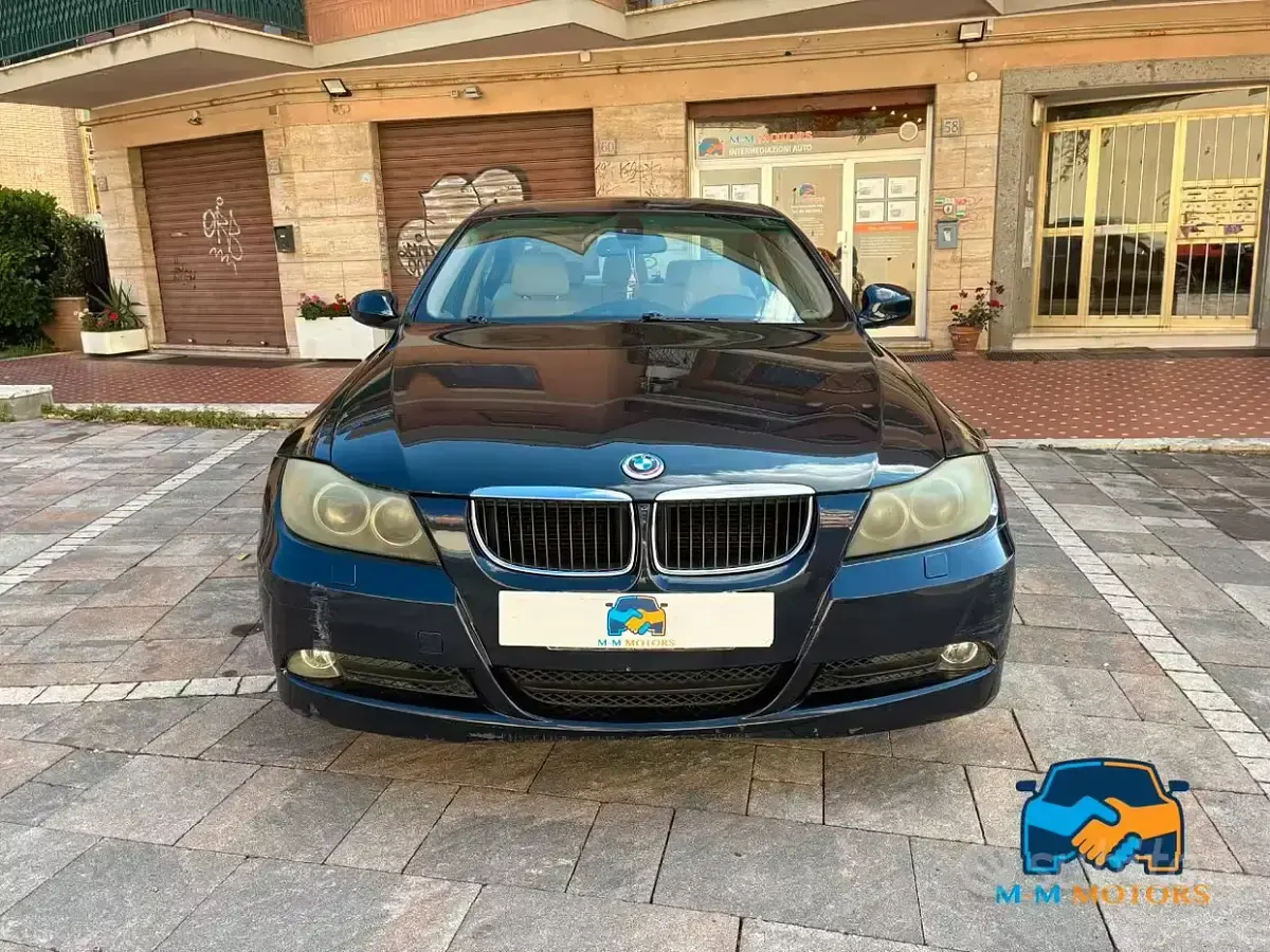Usata BMW 320 Efficient Dynamics 163 CV (119 kW) 2005 Blu Berlina
