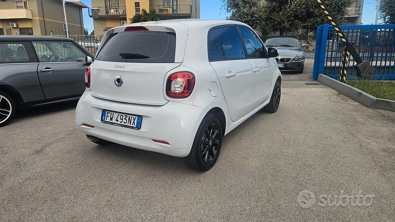 Usata Smart ForFour Passion 71 CV (52 kW) 2019 Bianco Utilitaria