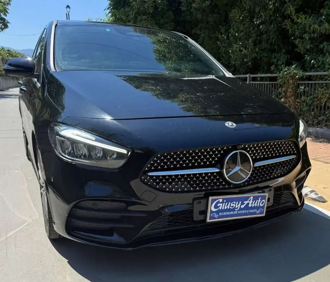 Usata Mercedes B180 AMG Line Premium Plus 116 CV (85 kW) 2023 Nero Utilitaria