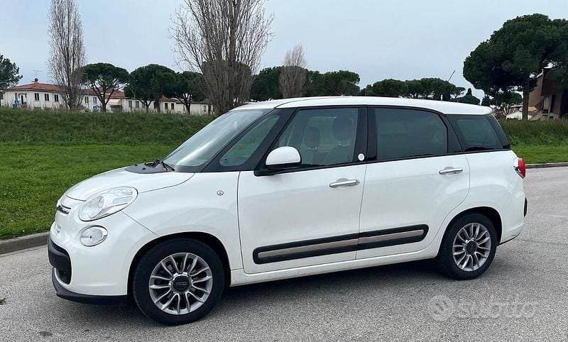 Usata Fiat 500L Living 105 CV (77 kW) 2014 Bianco Monovolume