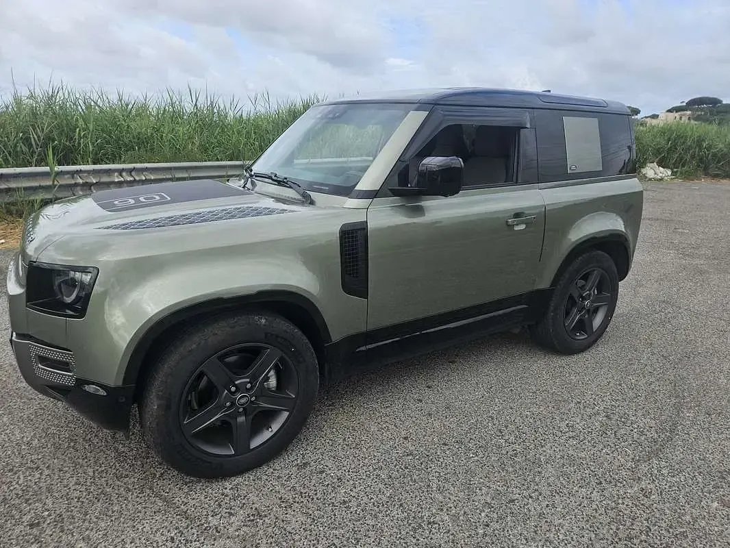 Usata Land Rover Defender 200 CV (147 kW) 2025 SUV