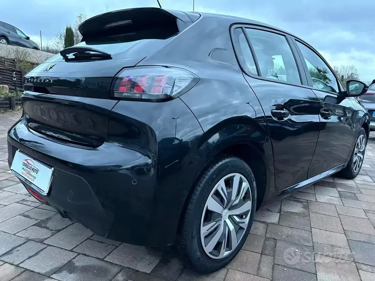 Usata Peugeot 208 102 CV (75 kW) 2020 Nero Utilitaria