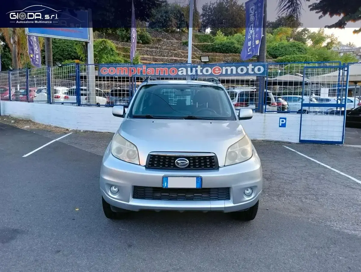 Usata Daihatsu Terios SHO 104 CV (76 kW) 2009 Grigio SUV
