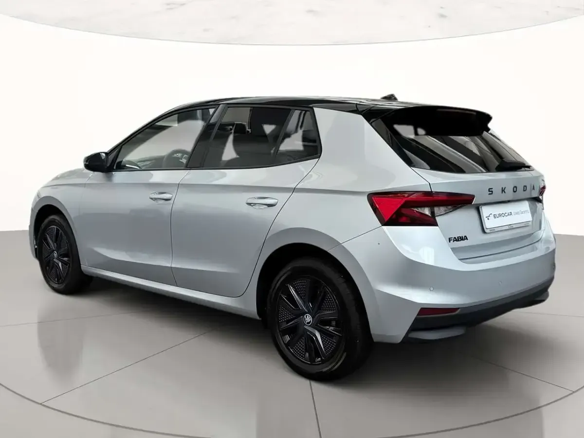 Usata Skoda Fabia Selection 95 CV (69 kW) 2025 Argento brillante metallizzato Utilitaria