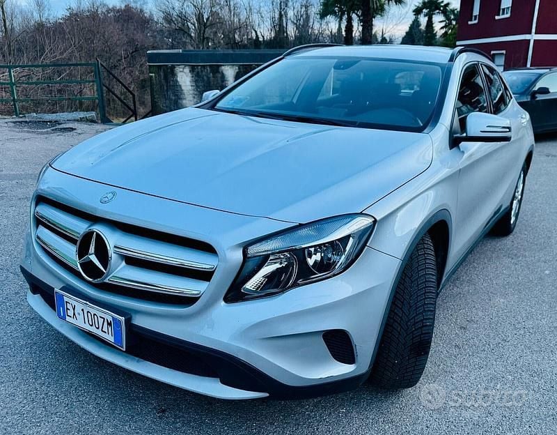 Usata Mercedes GLA200 Premium 136 CV (100 kW) 2015 Grigio SUV