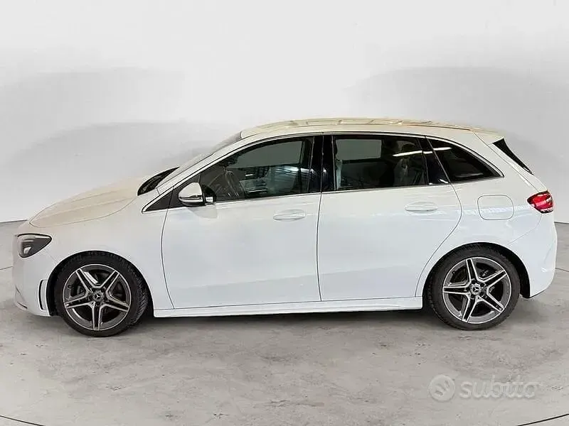 Usata Mercedes B180 Premium 136 CV (100 kW) 2022 Bianco Utilitaria