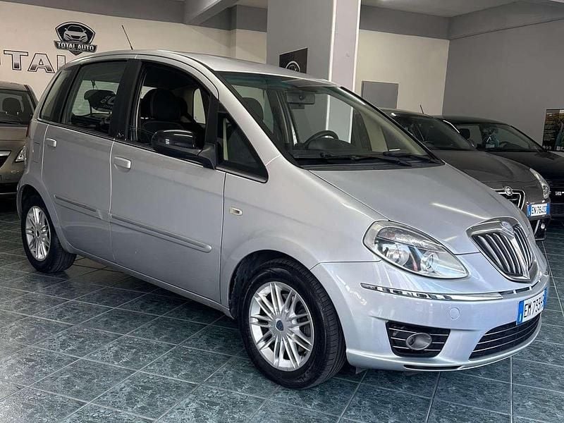 Usata Lancia Musa 92 CV (67 kW) 2012 Argento Monovolume