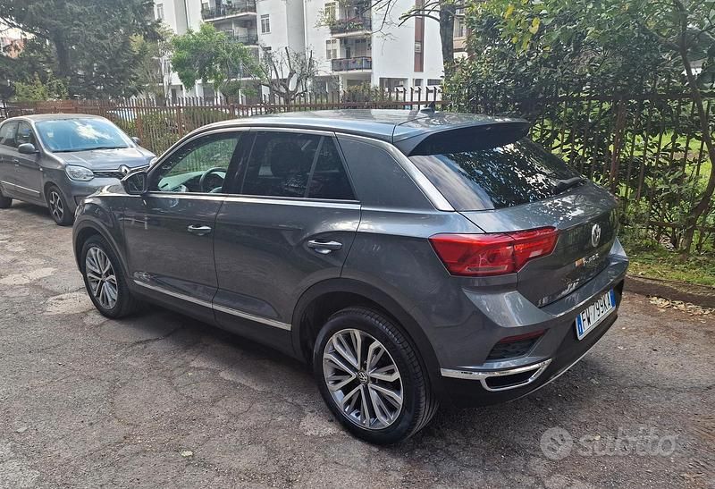 Usata VW T-Roc Advance 150 CV (110 kW) 2019 Grigio SUV