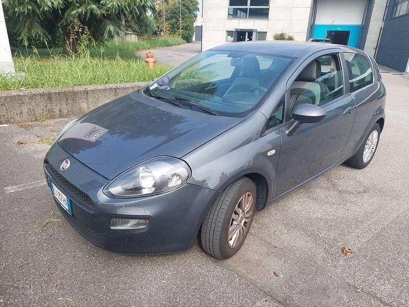 Usata Fiat Punto Active 60 CV (44 kW) 2012 Grigio Berlina