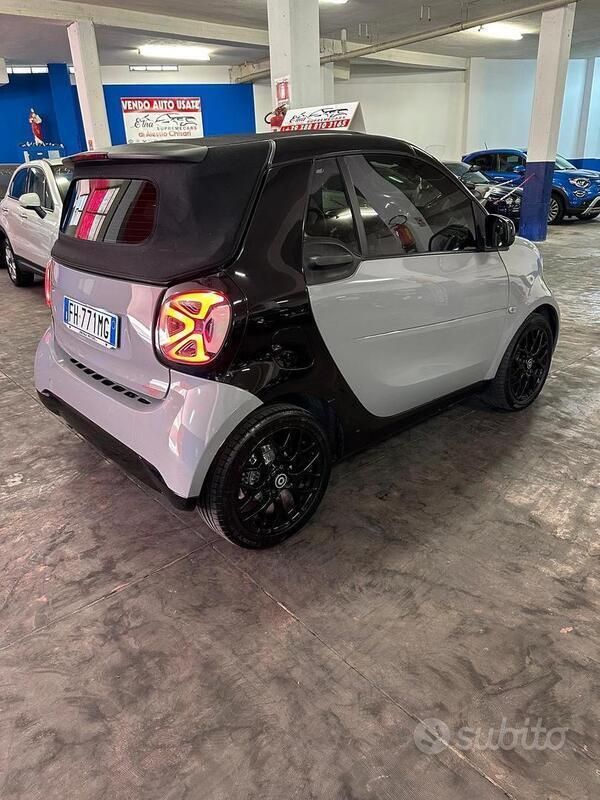 Usata Smart ForFour 71 CV (52 kW) 2018 Grigio Utilitaria
