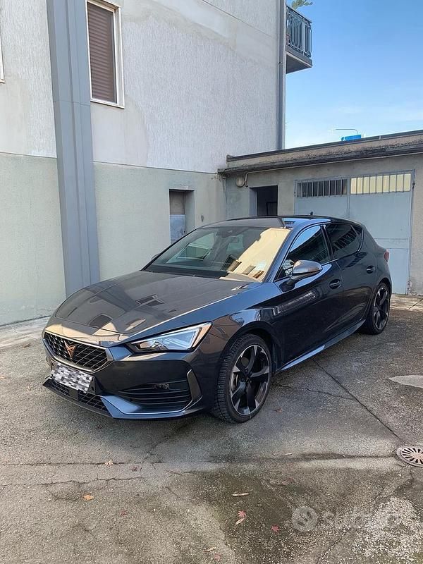 Usata Cupra Leon 150 CV (110 kW) 2024 Grigio Berlina