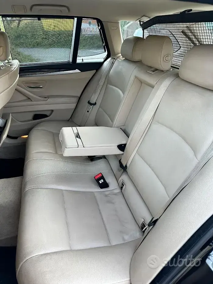 Usata BMW 520 Efficient Dynamics 184 CV (135 kW) 2011 Nero Station wagon