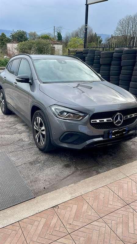 Usata Mercedes GLA200 163 CV (119 kW) 2020 Grigio SUV