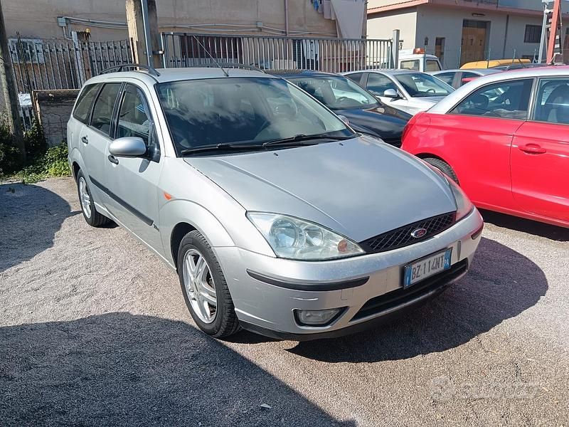 Usata Ford Focus Zetec 116 CV (85 kW) 2002 Argento Station wagon