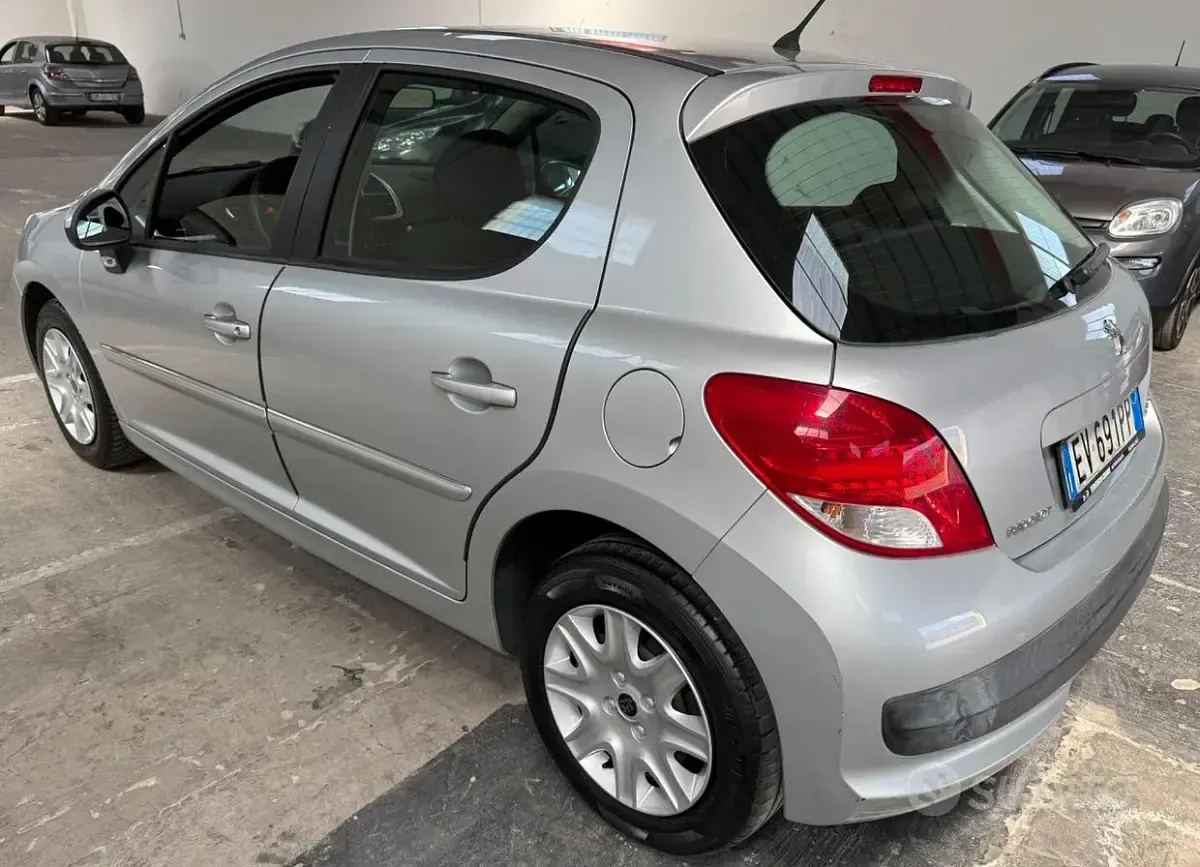Usata Peugeot 207 68 CV (50 kW) 2014 Grigio Cabrio