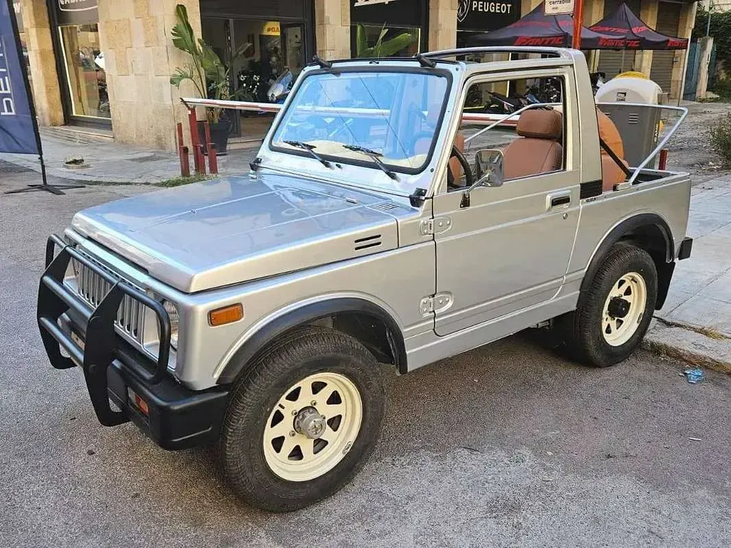 Begagnad Suzuki Samurai 64 HK (47 kW) 1988 Silver SUV