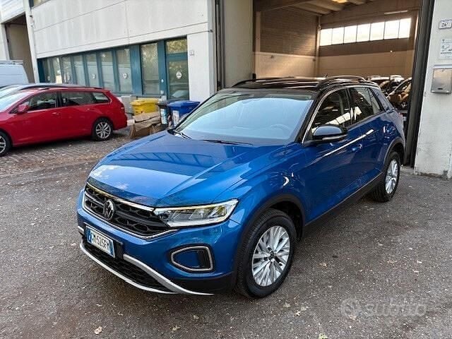 Usata VW T-Roc Style 110 CV (80 kW) 2023 Blu/azzurro SUV