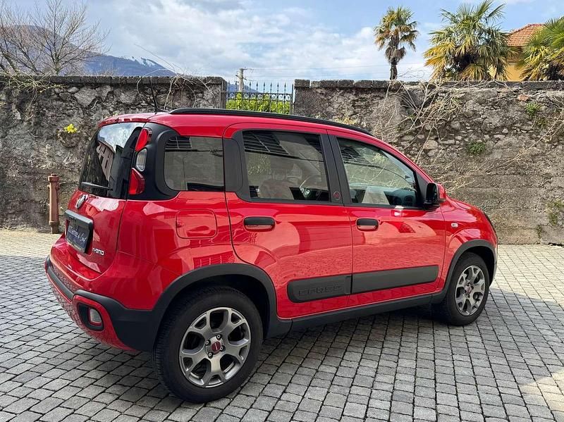 Usata Fiat Panda Cross Cross 71 CV (52 kW) 2022 Rosso Utilitaria