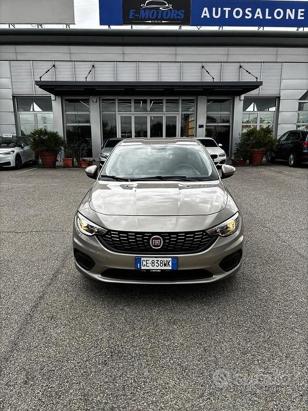 Usata Fiat Tipo Easy 95 CV (69 kW) 2019 Beige Berlina