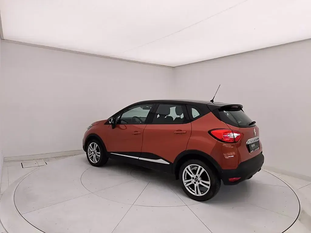 Usata Renault Captur 90 CV (66 kW) 2014 Arancione SUV