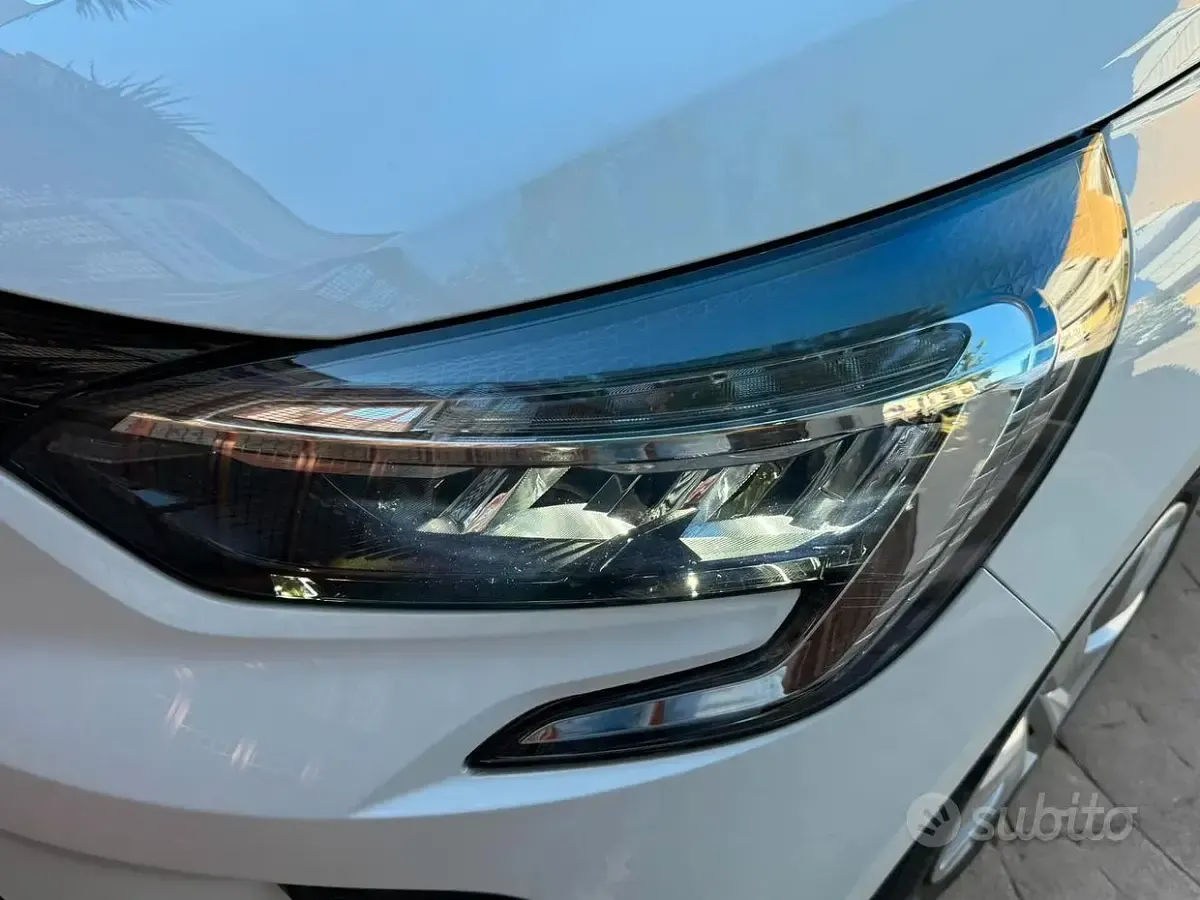 Usata Renault Clio V Zen 86 CV (63 kW) 2020 Bianco Berlina