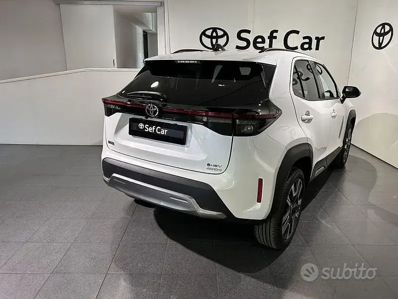 Nuova Toyota Yaris Cross Lounge 130 CV (95 kW) 2026 Grigio SUV