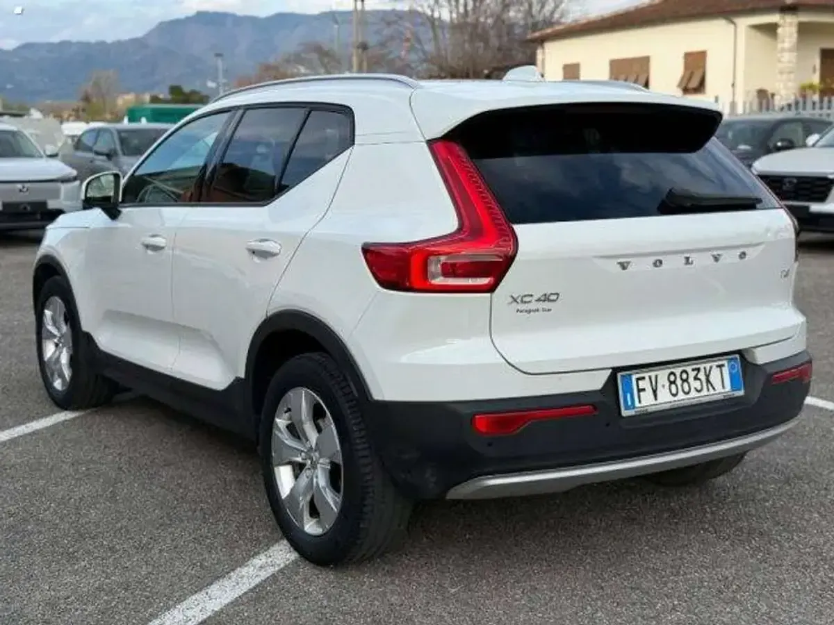 Usata Volvo XC40 Inscription 156 CV (114 kW) 2019 Bianco SUV
