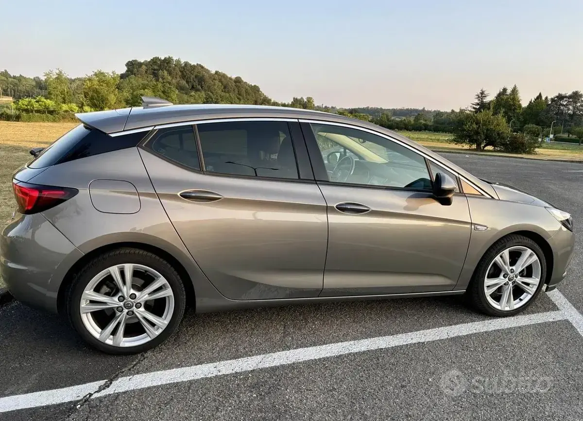 Usata Opel Astra 160 CV (117 kW) 2017 Grigio Berlina