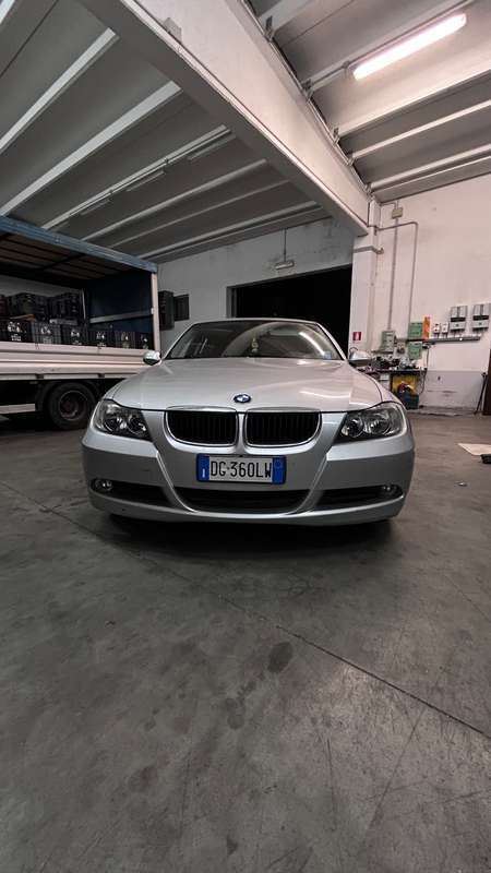 Usato 2007 BMW 318 2.0 Benzin 129 CV (5.500 €)