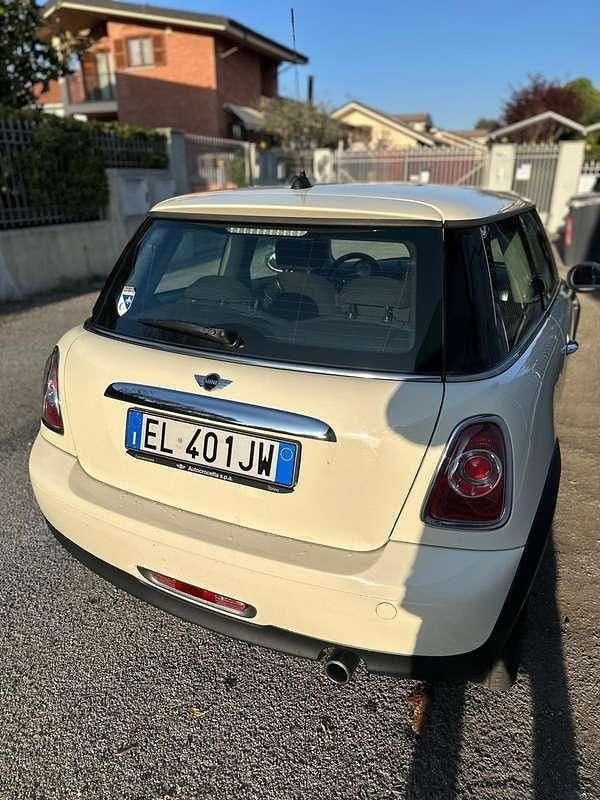 Usata Mini ONE 75 CV (55 kW) 2011 Bianco Utilitaria