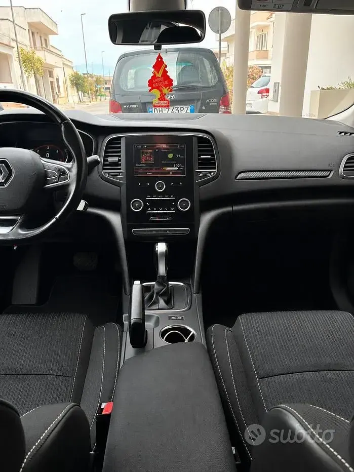 Usata Renault Mégane IV 110 CV (80 kW) 2017 Grigio Berlina