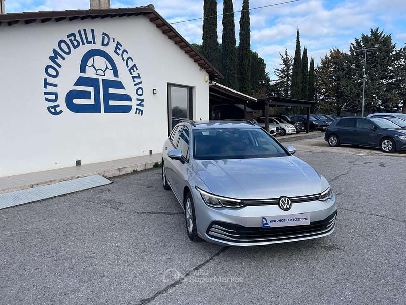 Usata VW Golf VIII Life 116 CV (85 kW) 2022 Argento Station wagon
