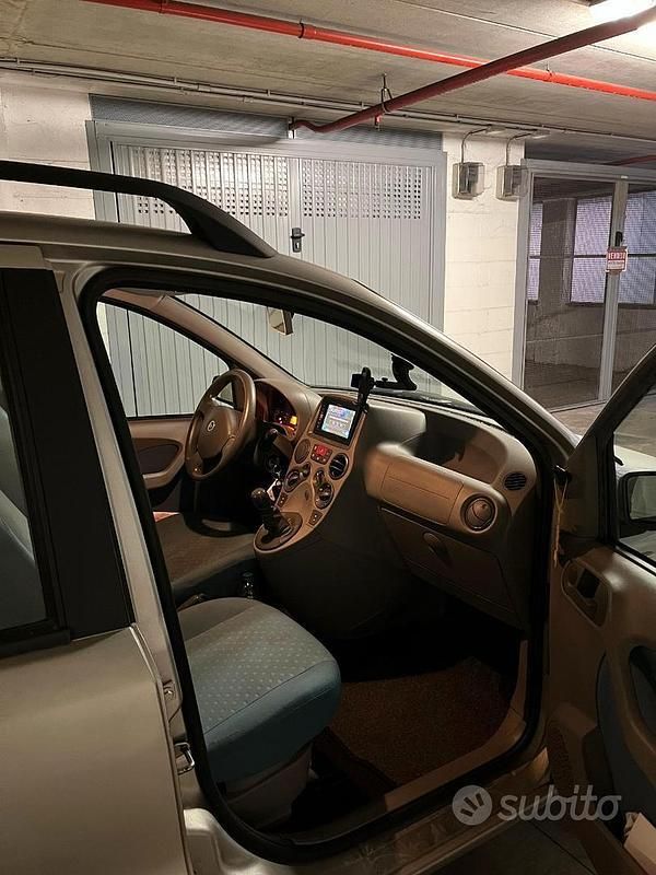 Usata Fiat Panda 69 CV (50 kW) 2006 Utilitaria