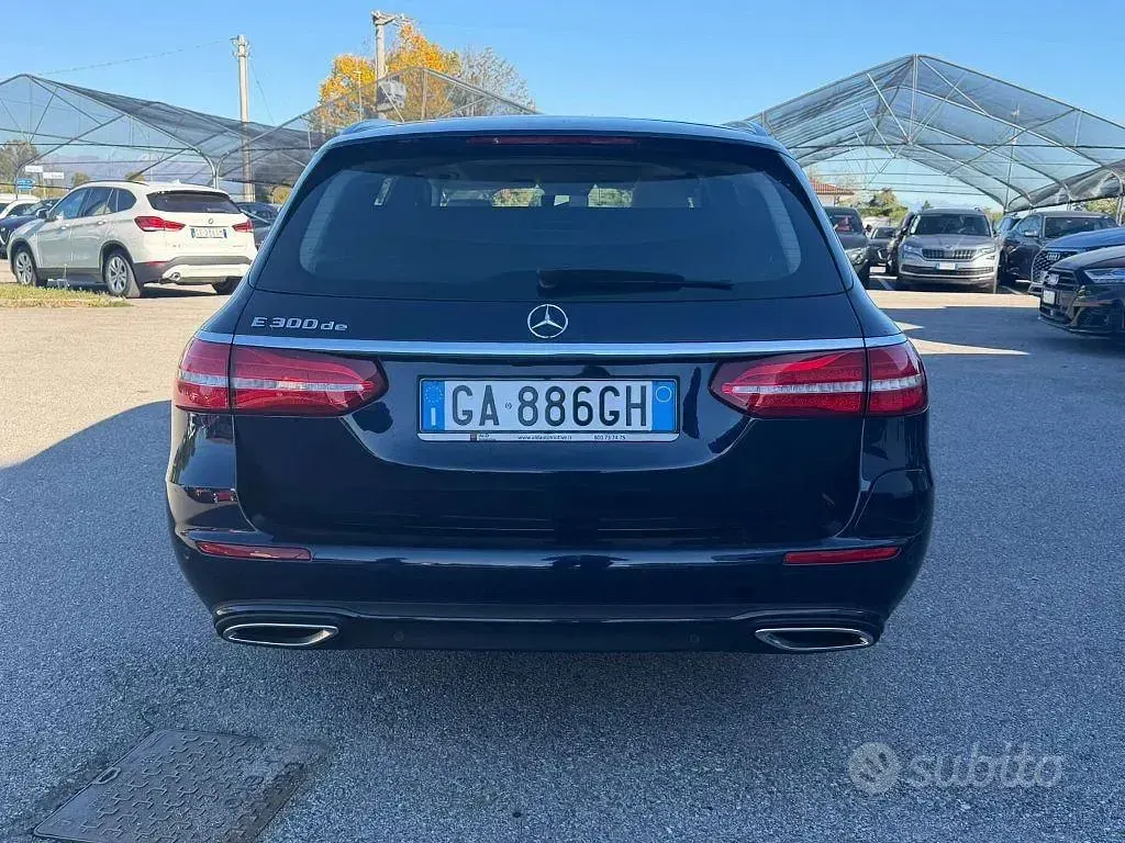 Usata Mercedes E300 Business 194 CV (142 kW) 2020 Blu/azzurro Station wagon