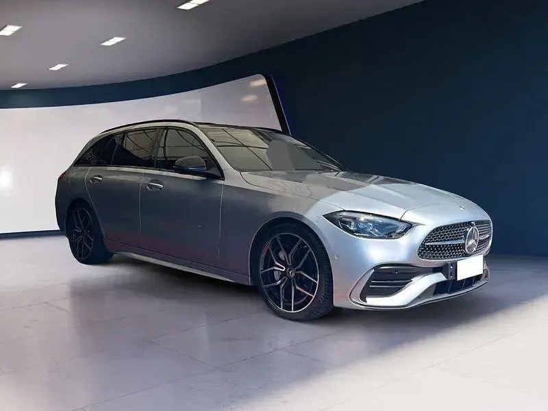 Usata Mercedes 220 Premium 197 CV (144 kW) 2023 Argento Station wagon
