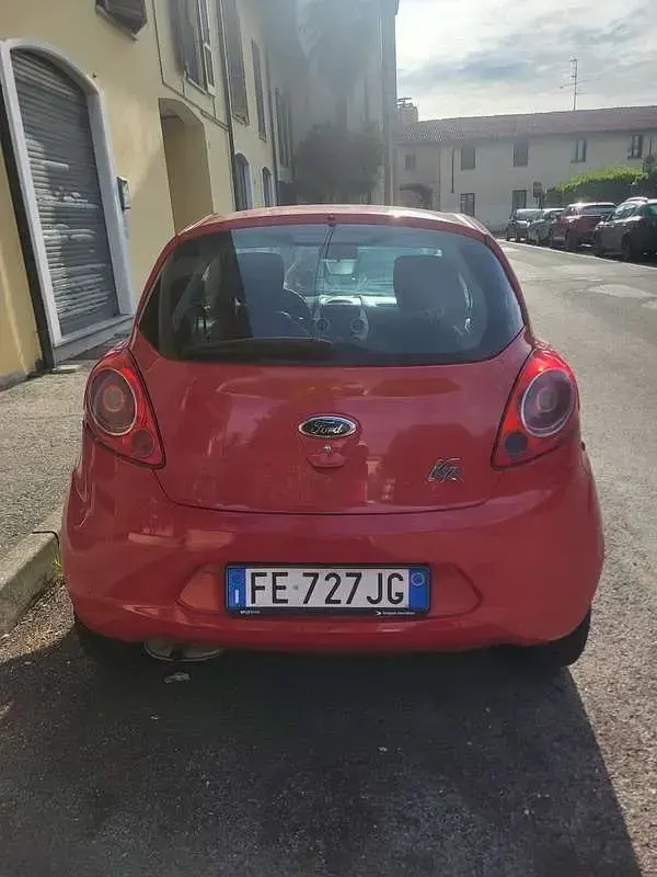 Usata Ford Ka 69 CV (50 kW) 2016 Rosso Berlina