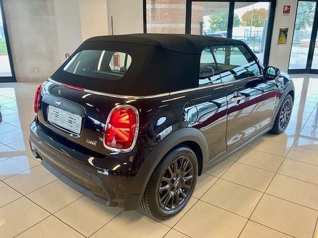 Usata Mini One Cabriolet 102 CV (75 kW) 2021 Nero Cabrio