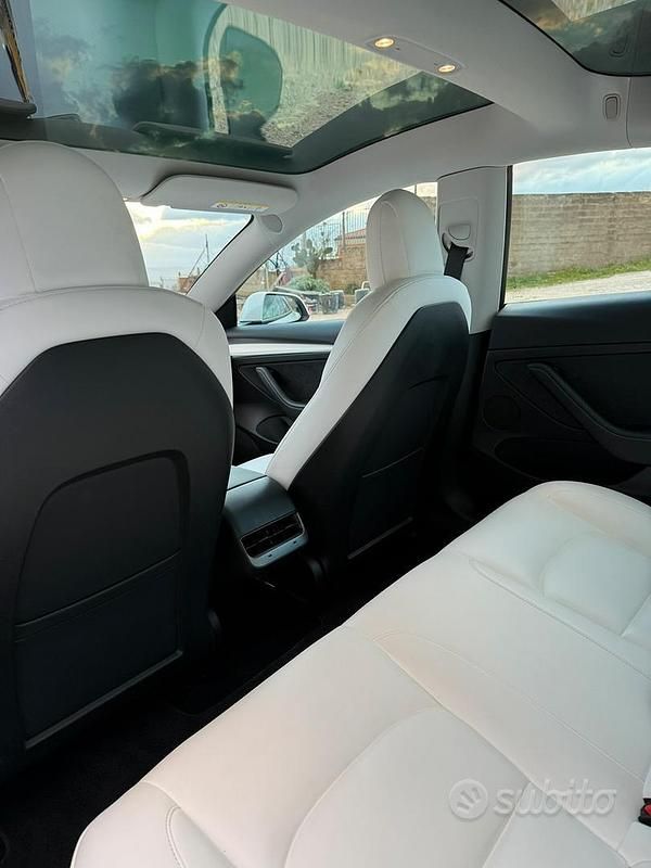 Usata Tesla Model 3 Long Range AWD 366 kW (498 CV) 2021 Bianco Berlina