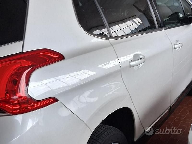 Usata Peugeot 2008 Allure 120 CV (88 kW) 2016 Bianco SUV
