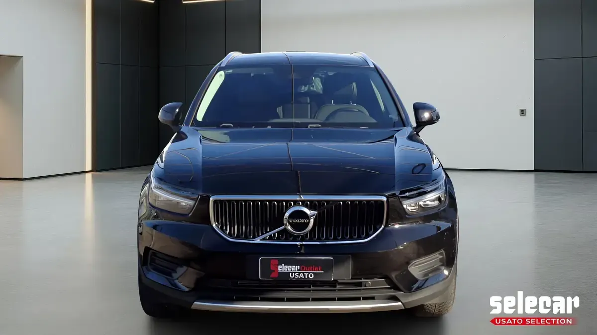Usata Volvo XC40 Momentum 150 CV (110 kW) 2019 Nero SUV