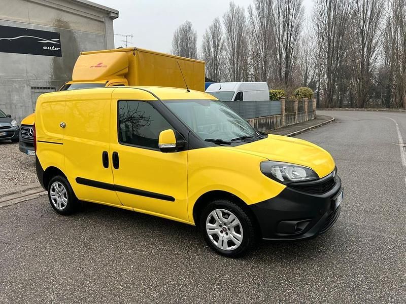 Usata Fiat Doblò 95 CV (69 kW) 2019 Giallo Monovolume
