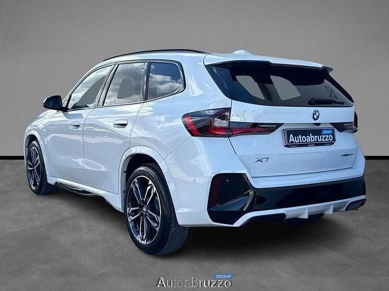 Usata BMW X1 M Sport 150 CV (110 kW) 2023 Alpin white pastello SUV