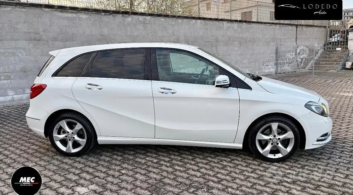 Usata Mercedes B180 Premium 110 CV (80 kW) 2013 Bianco Monovolume