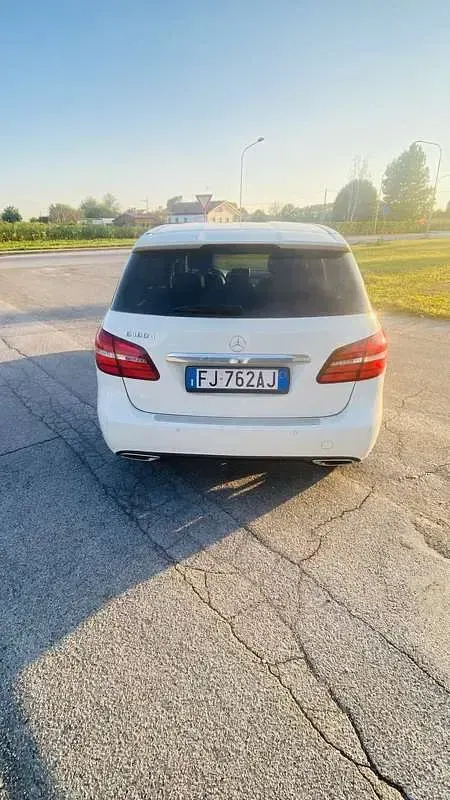Usata Mercedes B180 109 CV (80 kW) 2017 Utilitaria