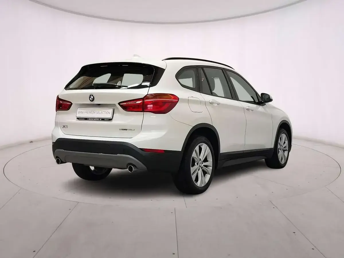 Usata BMW X1 150 CV (110 kW) 2019 Alpin white SUV